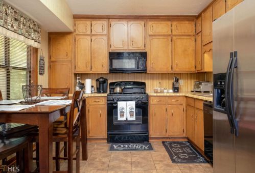 5962 Wellborn Trl, Lithonia GA 30058-8304 exterior