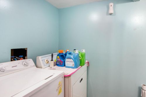 1408 Stockbridge Ave, Kalamazoo MI 49001-3904 exterior