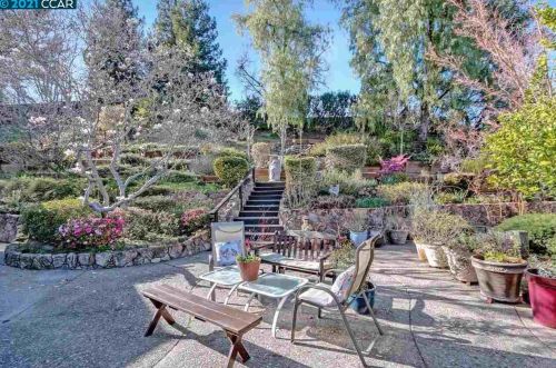 790 Charlton Dr, Concord CA 94523-3551 exterior