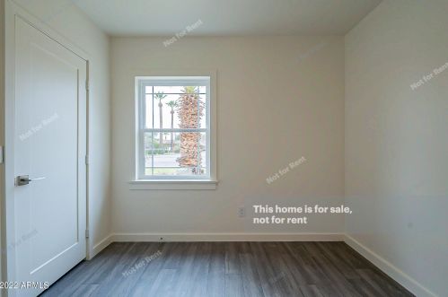 2801 10 St, Phoenix AZ 85086-0929 exterior