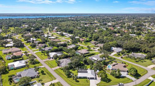 2910 Cates Cir, Fort Pierce FL  34952-5812 exterior