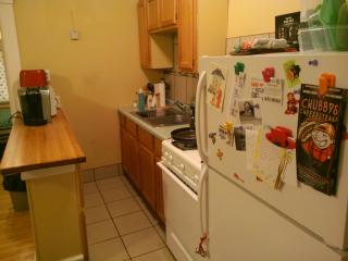 1628 Belleview Pl, Milwaukee WI  53211-3957 exterior