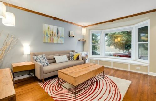 5465 Mason Ave, Chicago, IL 60630-1107