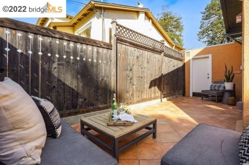 1553 San Lorenzo Ave, Berkeley CA 94707-1860 exterior