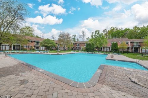 320 South St, Morristown NJ 07960-6076 exterior