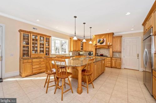 11340 Albermyrtle Rd, Rockville MD exterior