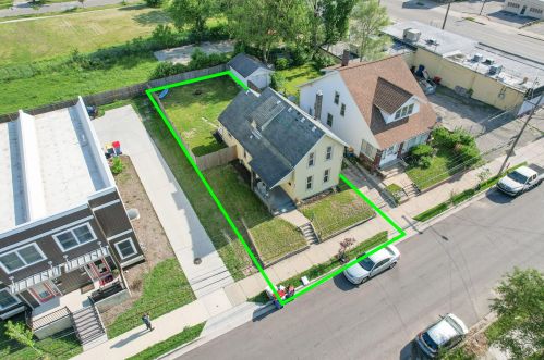 743 Bates St, Grand Rapids MI 49506-2615 exterior