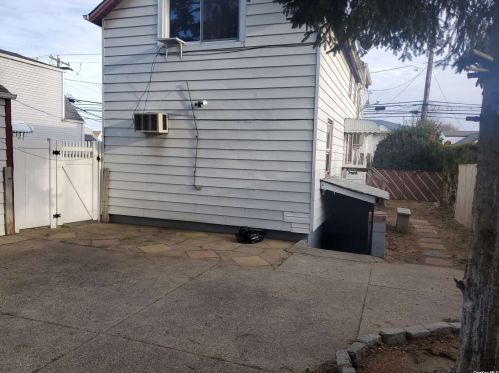 132 Shaw Ave, Valley Stream NY  11580-3629 exterior