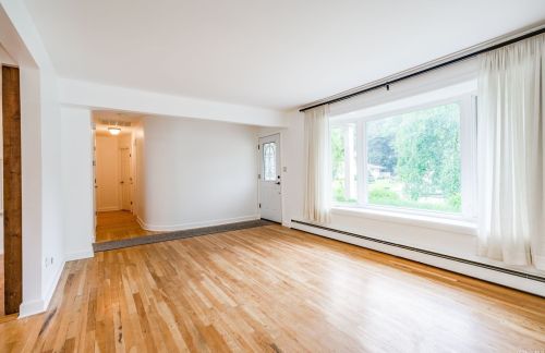 23 Raven Dr, Commack NY  11725-4707 exterior