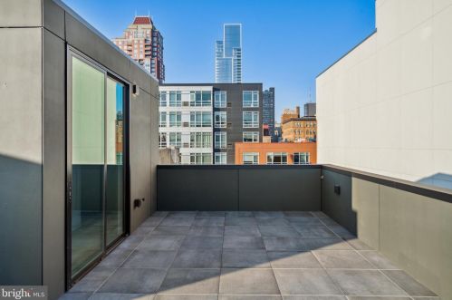 1355 Kater St, Philadelphia PA 19147-1817 exterior