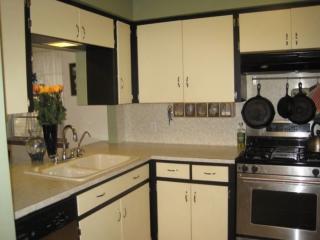 2109 Wordsworth Dr, Austin TX  78704-6723 exterior