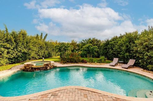 6480 Marbella Dr, Naples, FL 34105-5040