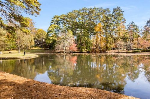 2679 Acorn Ave, Atlanta GA 30305-3703 exterior