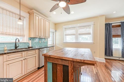 7017 Glenloch St, Philadelphia PA 19135-2223 exterior