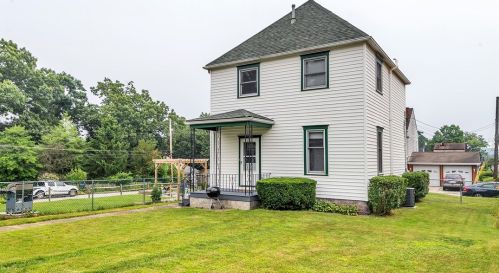 205 Littlewood St, Pittsburgh PA 15223-1131 exterior