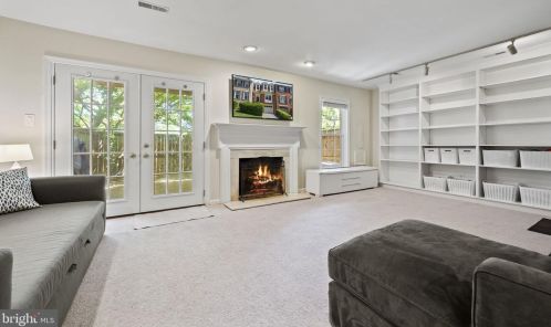 11133 Cedarwood Dr, Rockville MD 20852-3415 exterior