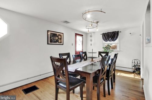 1243 Crestwood Dr, Pottstown PA 19464-2931 exterior