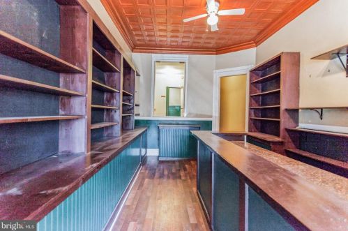 814 9 St, Philadelphia PA 19148-3701 exterior