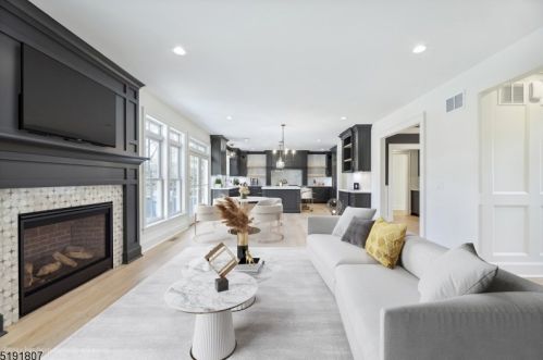 19 Dale Dr, Chatham Township NJ  07928-1602 exterior