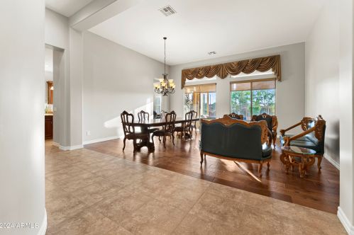 4456 Santiago Way, Chandler, AZ 85248-5220