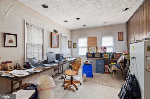 7907 Ivymount Ter, Rockville MD 20854-3753 exterior