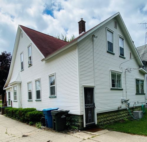 148 Washington Ave, Meskegon MI  49441-2140 exterior