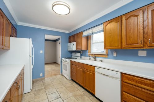 5513 Comstock Ave, Kalamazoo MI 49048-3405 exterior