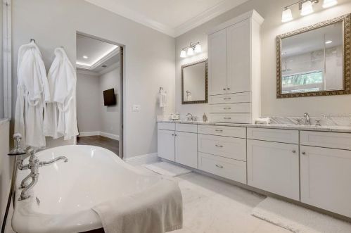 305 Hanna Ave, Tampa FL  33604-6633 exterior