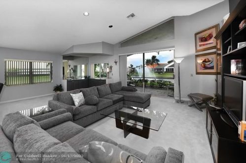 11800 Fountainside Cir, Boynton Beach FL 33437-4922 exterior