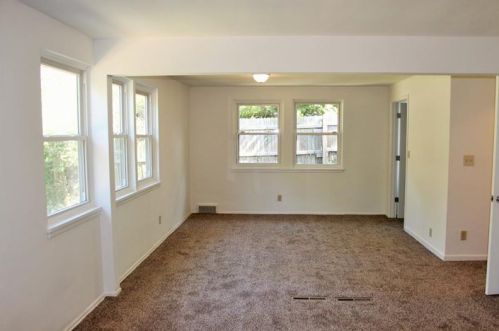 2331 Marbury Rd, Pittsburgh PA 15221-3670 exterior