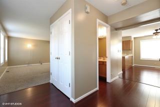 2337 Meadowview Ct, Aurora IL  60502-6910 exterior