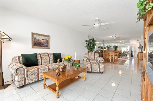 1032 Pheasant Run Dr, Fort Pierce, FL 34982-6855