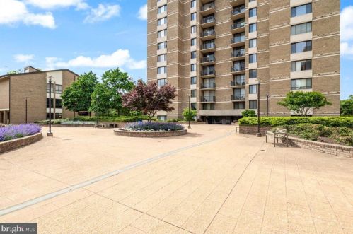 118 Monroe St, Rockville MD 20850-2502 exterior