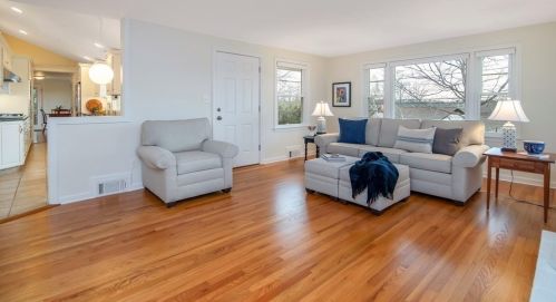 1110 Amostown Rd, West Springfield MA 01089-4309 exterior