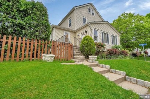 144 Prospect Ter, Teaneck NJ  07666-5821 exterior