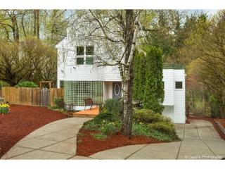 8417 Clatsop Ct, Portland, OR 97266-6116