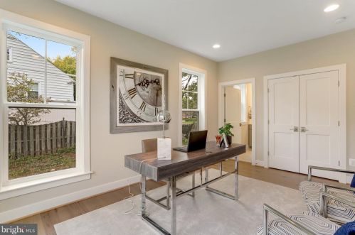 920 Darton Dr, Alexandria VA 22308-2021 exterior