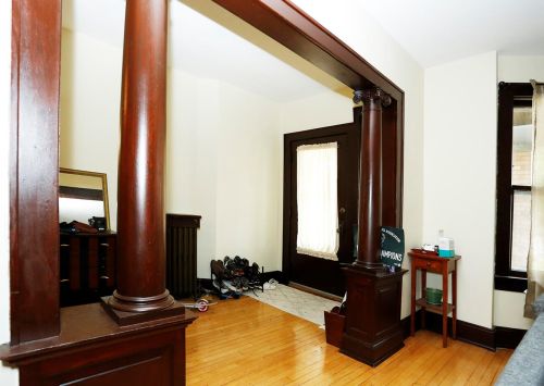 2445 Oakland Ave, Milwaukee, WI 53211-4335