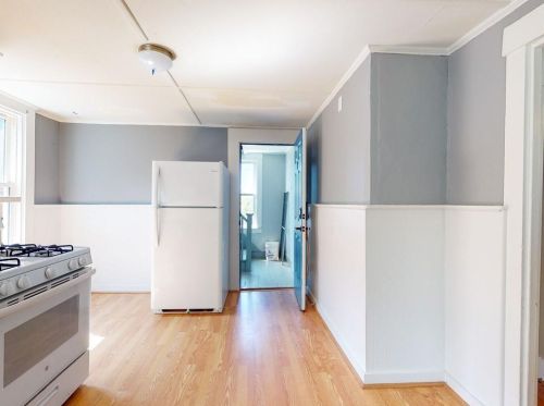 30 Prospect Hl St, Middletown RI 02840-3115 exterior