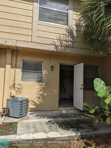 2016 10th St, Fort Pierce FL  34950-5336 exterior