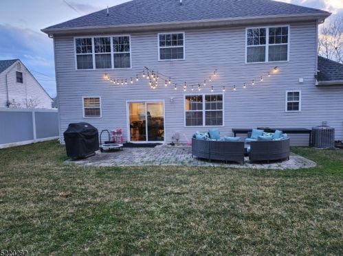 15 Altamont Rd, Edison NJ  08817-4024 exterior