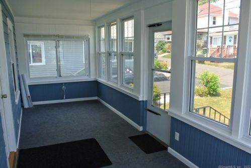 16 Stevens St, Milford CT 06460-7868 exterior