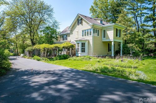 96 Rose St, Metuchen, NJ 08840-2351