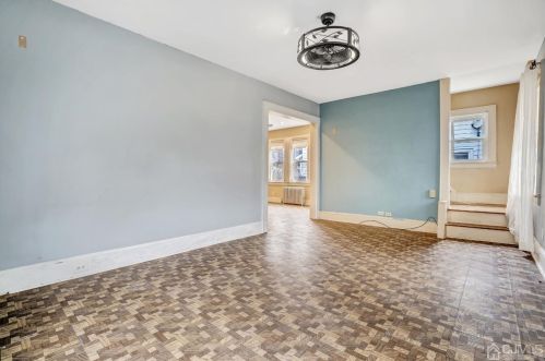 112 Lexington Ave, Edison NJ  08817-2940 exterior