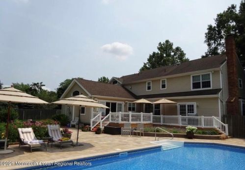 26 Brasch Blvd, Middletown NJ 07748-3161 exterior