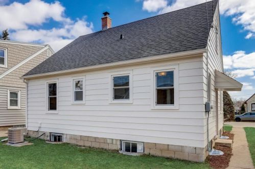 1725 55, Milwaukee WI 53214-5250 exterior