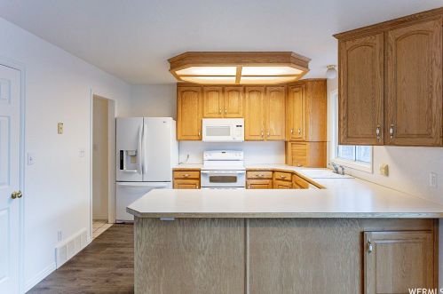 9525 Shoshone Ct, Sandy UT 84092-3074 exterior