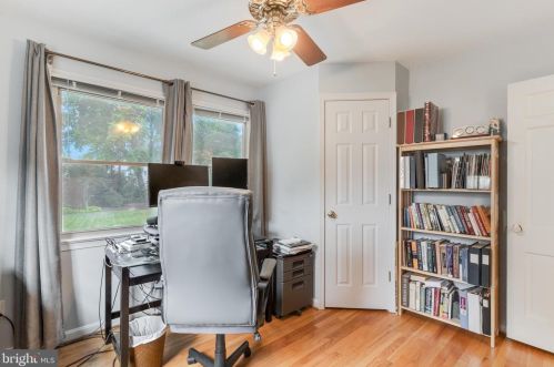 9208 Frst Hvn Dr, Alexandria VA 22309-3216 exterior