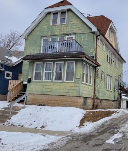 2466 52nd St, Milwaukee, WI 53219-2384