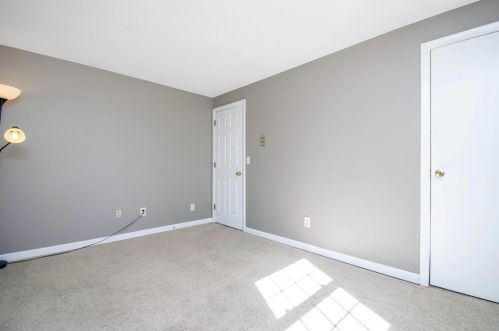 75 Glenmore St, Springfield MA 01129-1067 exterior